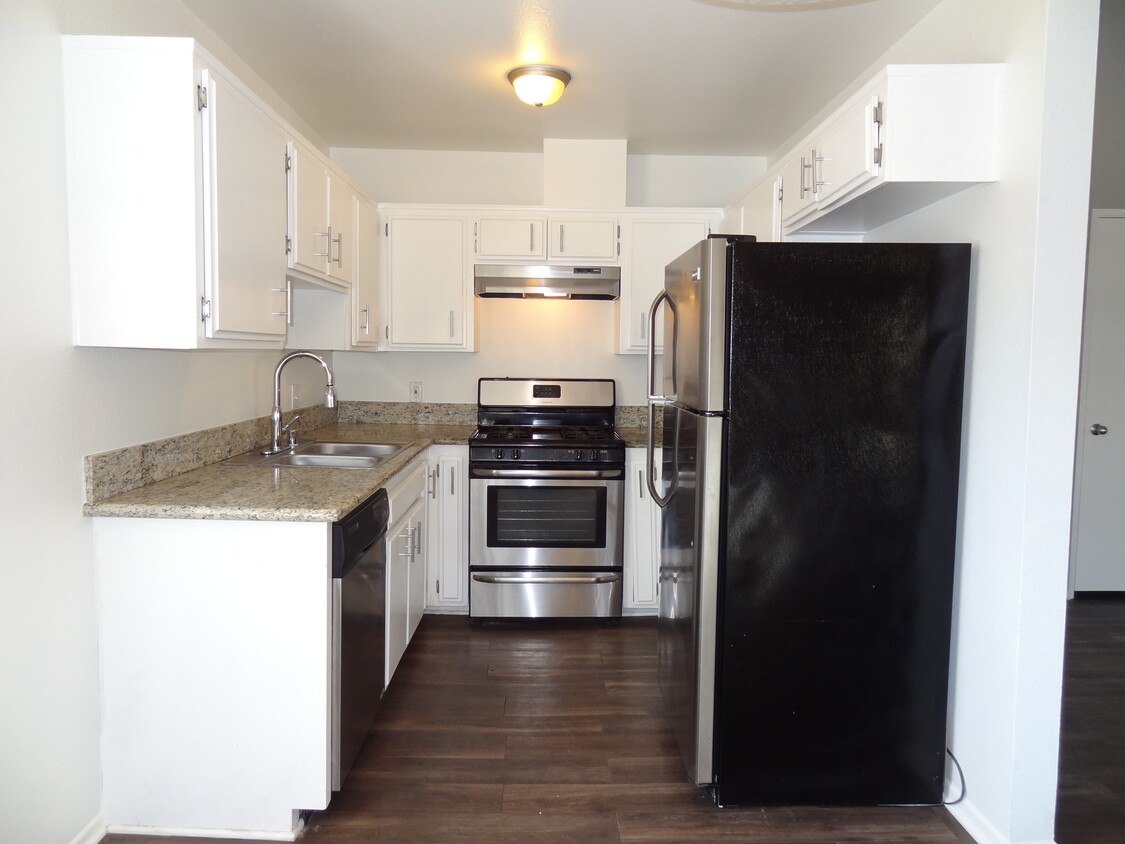 Primary Photo - 11244 Morrison St