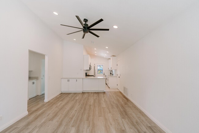Building Photo - 2073 Waterbury
