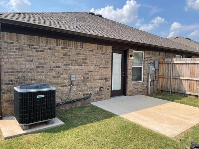 Building Photo - 2428 Northcreek Ln