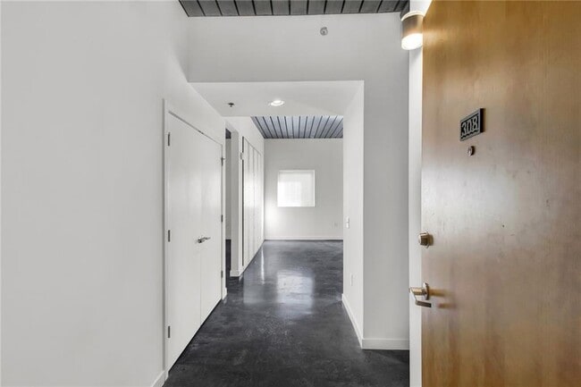 Building Photo - 620 Glen Iris Dr NE