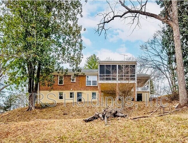 Foto del edificio - 6048 Rhonda Rd