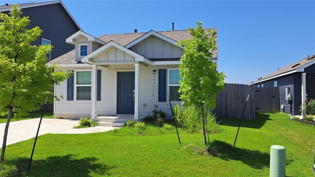 Foto del edificio - 17715 Dockery Dr