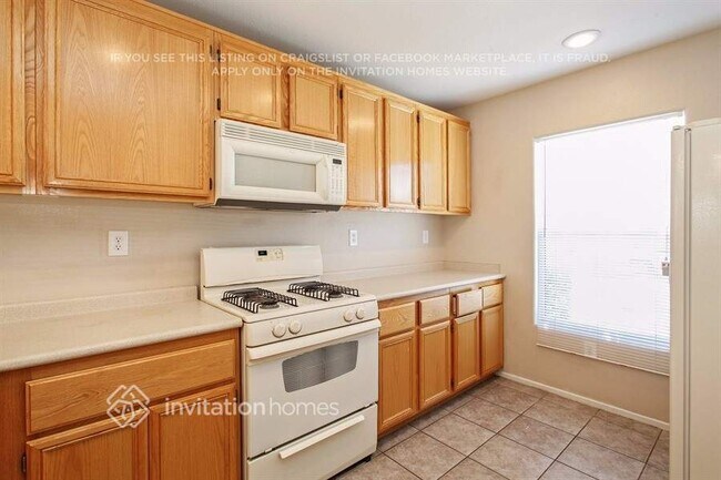 Foto del edificio - 7224 Camden Pine Ave