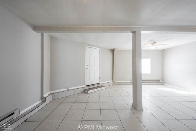 Foto del edificio - 4881 300W