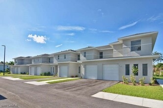 Building Photo - 13420 Hidden Palms Cv
