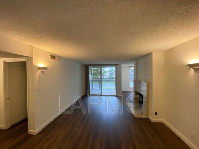 Foto del edificio - 424 N. Palm Drive