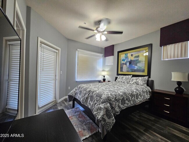 Foto del edificio - 18416 N Cave Creek Rd