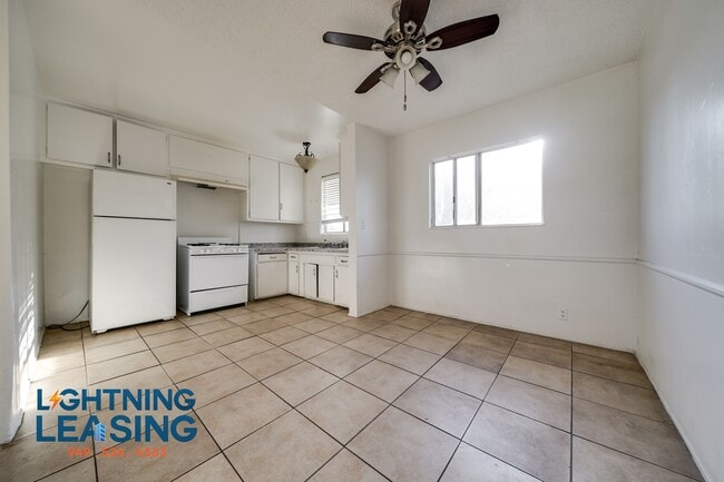 Building Photo - 6927 Whitsett Ave