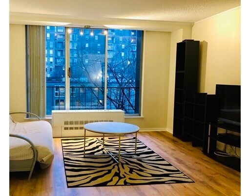 Foto del edificio - 99 Pond Ave
