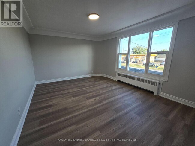 Building Photo - 936 E Main St