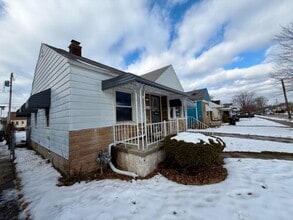 Building Photo - 6219 Plainview Ave