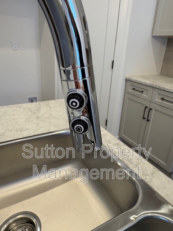 Photo du bâtiment - 10418 133 Ave.