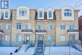 Building Photo - 10981 Woodbine Ave