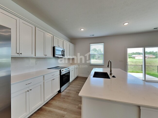 Building Photo - 412 Golden Maple Pl