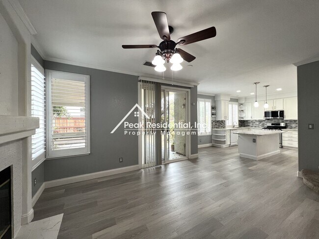 Foto del edificio - Spacious 5bd/3ba Elk Grove Home with 3 Car...