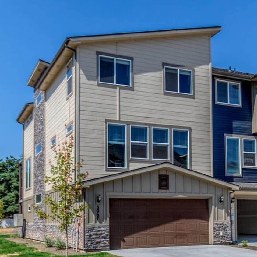 Primary Photo - 4-Bedroom Townhome in West Boise