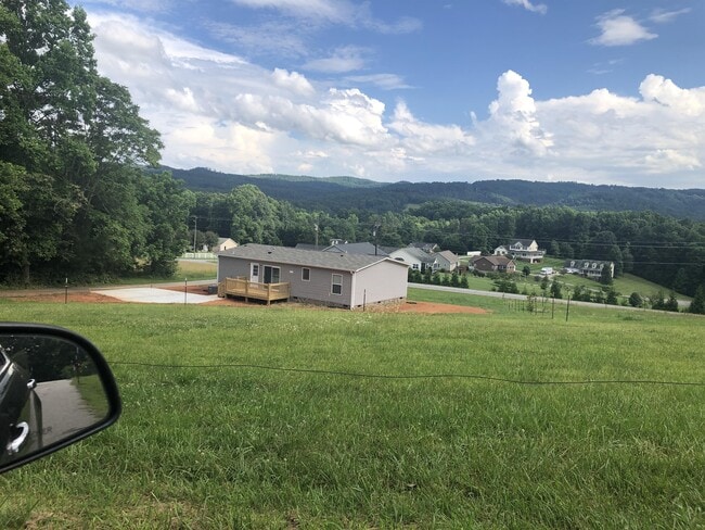 Building Photo - 1671 Edgewood Rd