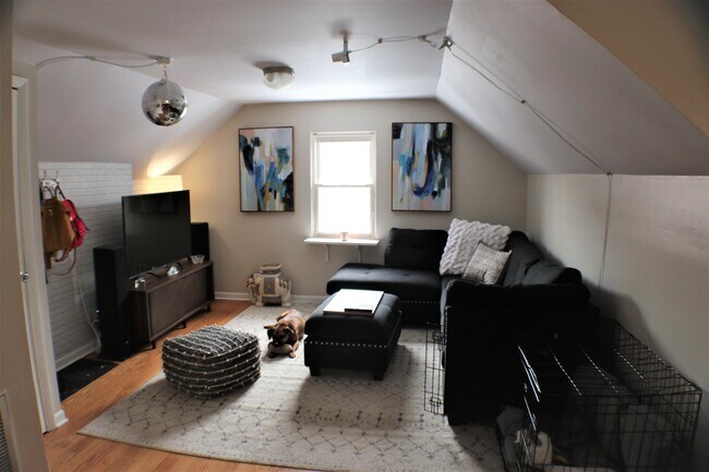 Foto del edificio - 1514 N Campbell Ave