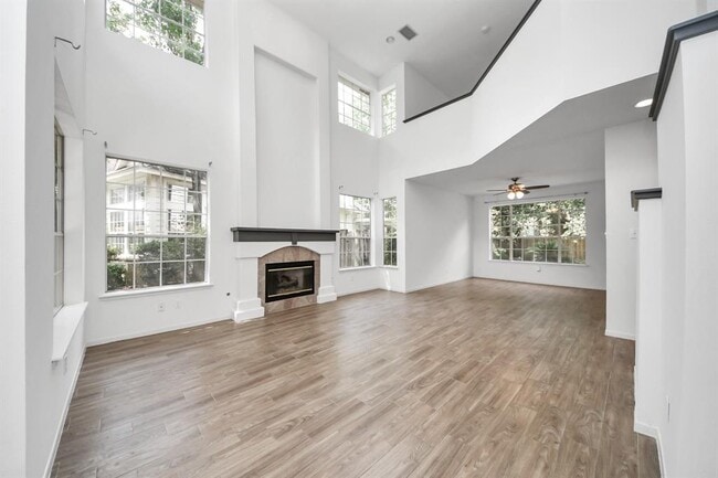 Building Photo - 103 Lakeridge Dr