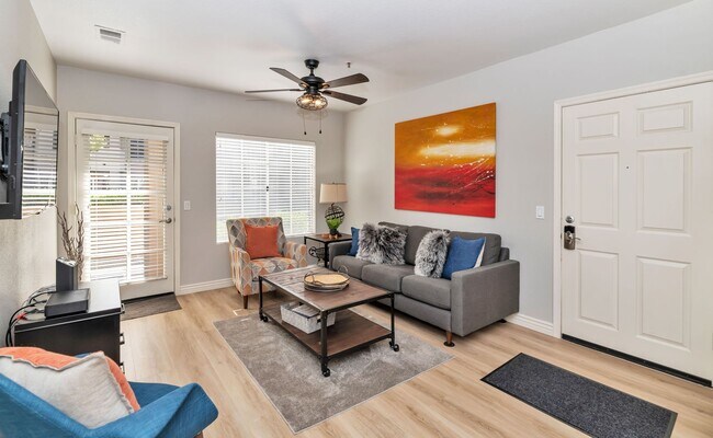 Foto del edificio - 9450 E Becker Ln