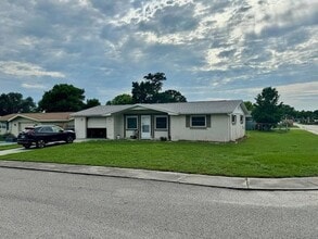 Building Photo - 3719 Warbler Dr