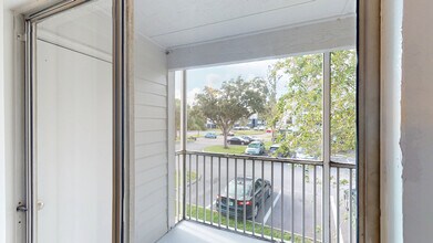 Interior Photo - Regatta Shores