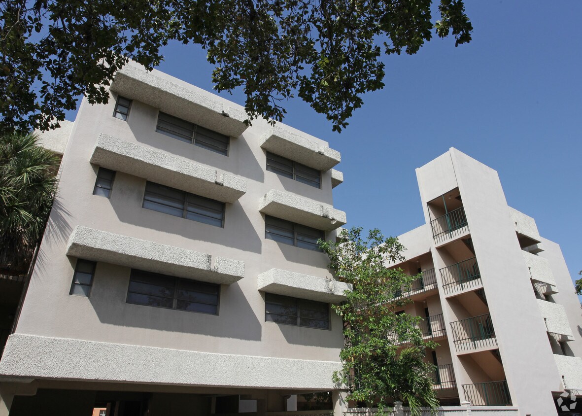 Building Photo - Quinary Club