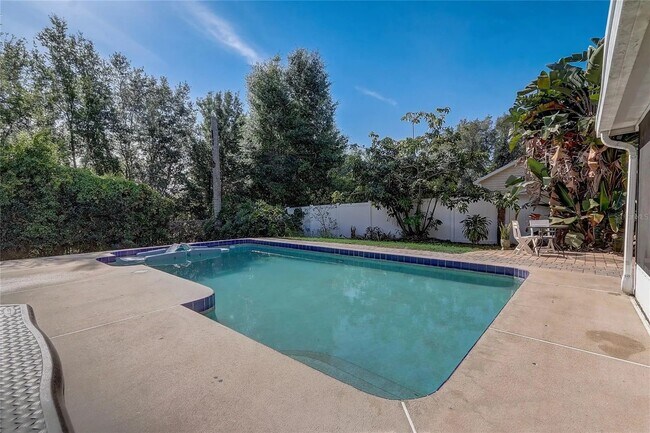 Building Photo - 2663 Greywall Ave
