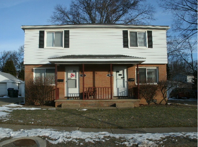 Building Photo - 905 Davis Ave