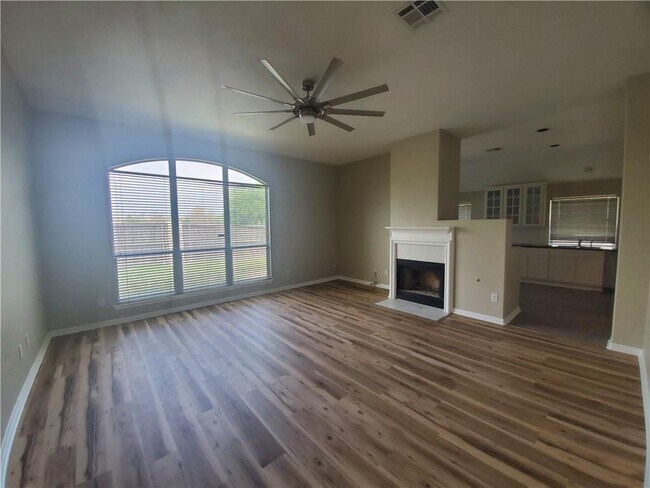 Foto del edificio - 6908 Thistle Hill Way