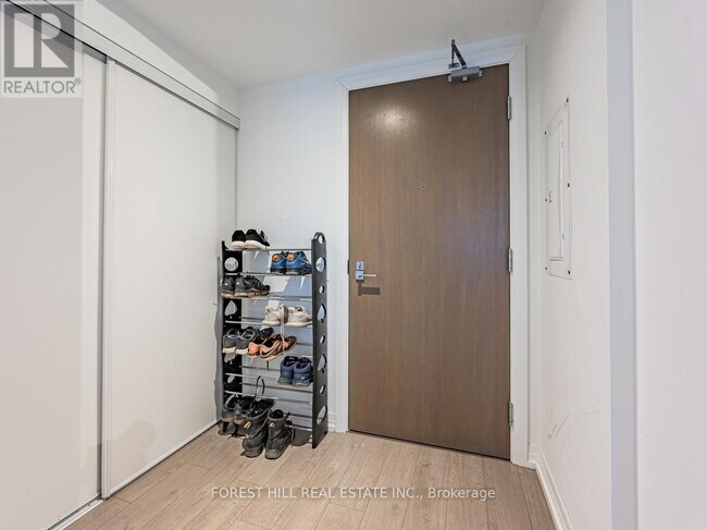 Photo du bâtiment - 251 Jarvis St