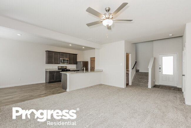 Building Photo - 9504 Aventura Dr