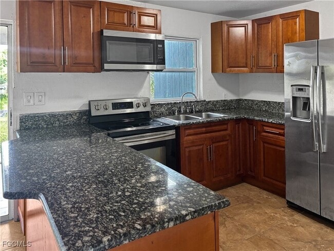 Foto del edificio - 131 Schneider Dr