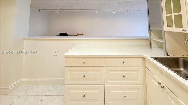 Foto del edificio - 800 Parkview Dr