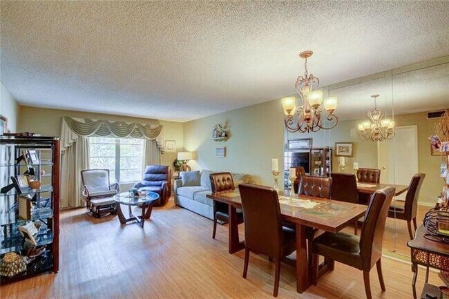 Foto del edificio - 8101 SW 24th Ct
