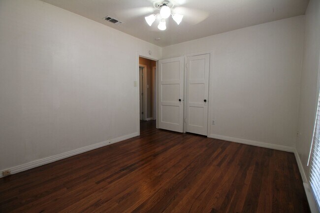 Foto del edificio - 2317 32nd St