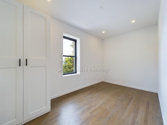Building Photo - BRAND NEW___LAUNDRY IN UNIT___NEAR DITMARS...