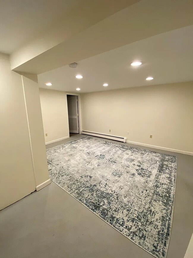 Building Photo - 247 South St