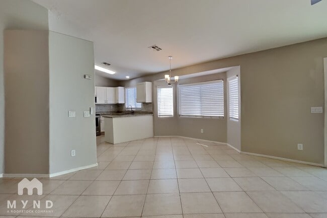 Building Photo - 8520 W Palm Ln