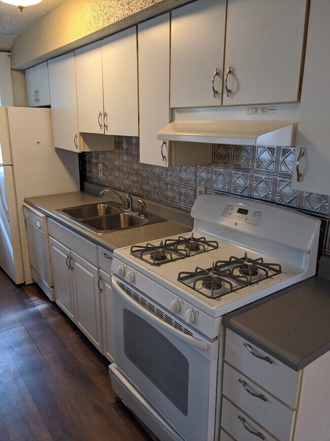 Foto del edificio - 812 W Main St