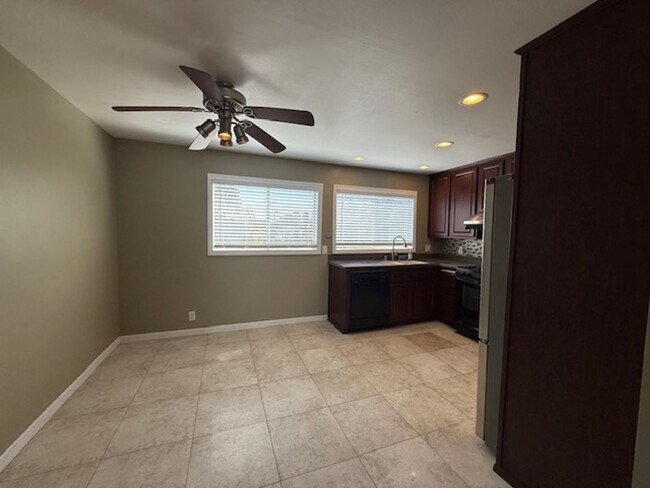 Foto del edificio - Cozy 2 bedroom, 2 bathroom town home in Wo...