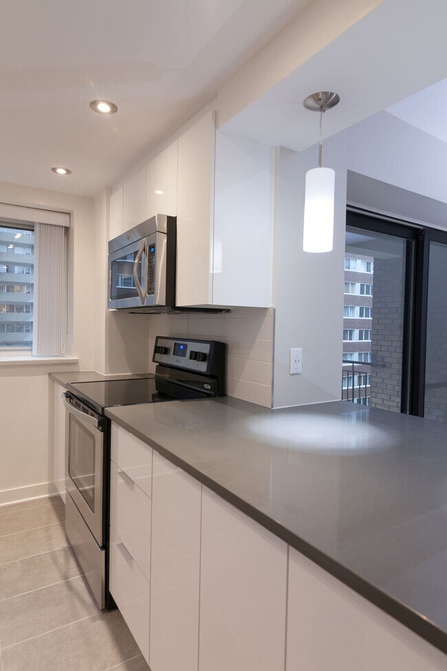 Building Photo - 3435 Rue Drummond