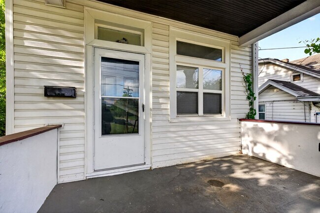 Foto del edificio - 1407 W North Bend Rd