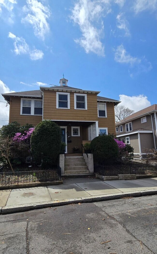 Foto del edificio - Comfortable 3-Bedroom Living with Outdoor Retreat in Brighton