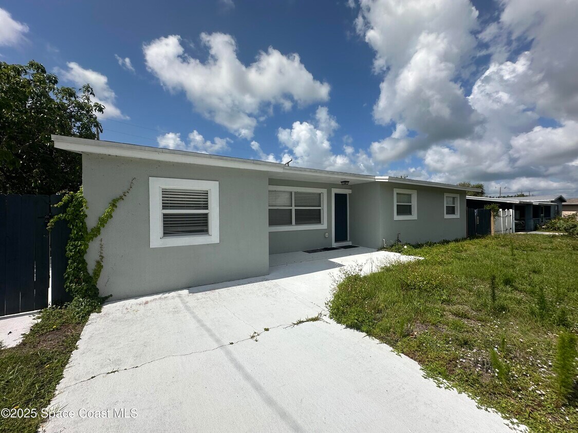Primary Photo - 1160 Martha Lee Ave