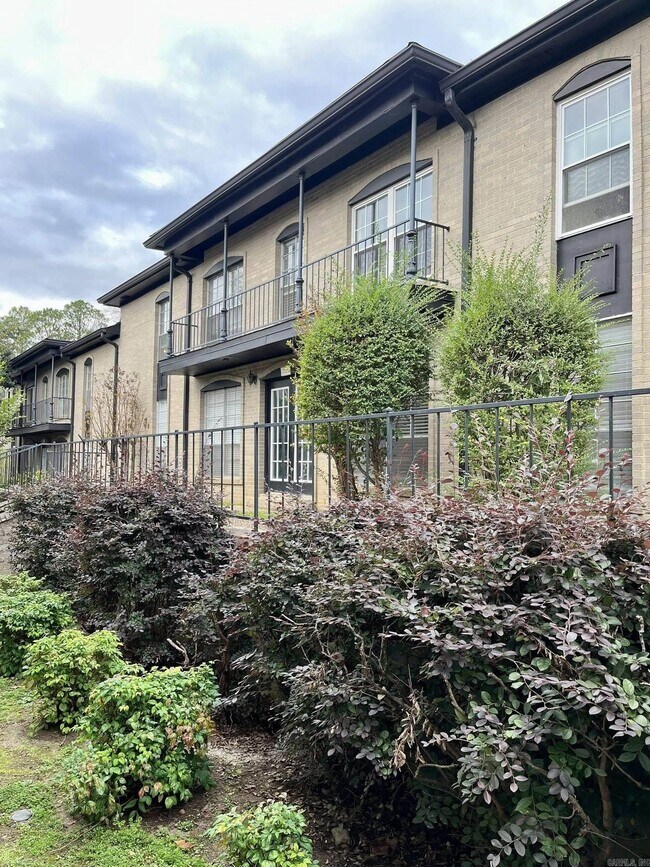 Foto del edificio - 1601 N Bryant St