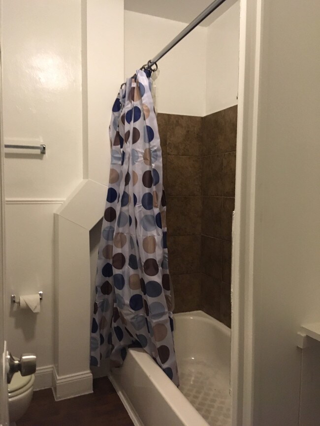 Building Photo - 4420 Reisterstown Rd