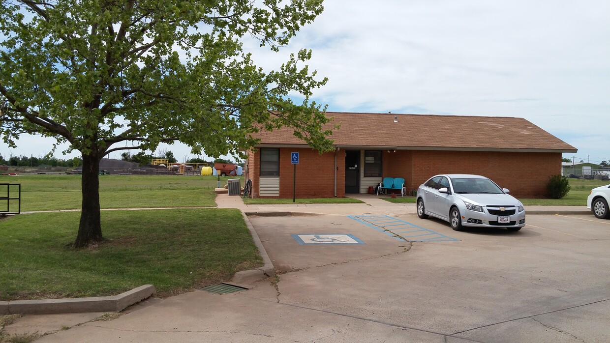 701 E County Line Rd, Hollis, OK 73550 Apartments Hollis, OK