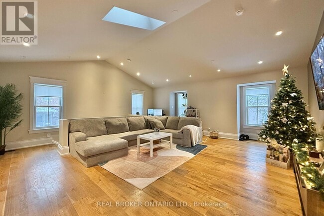 Photo du bâtiment - 361 Main Street Markham N