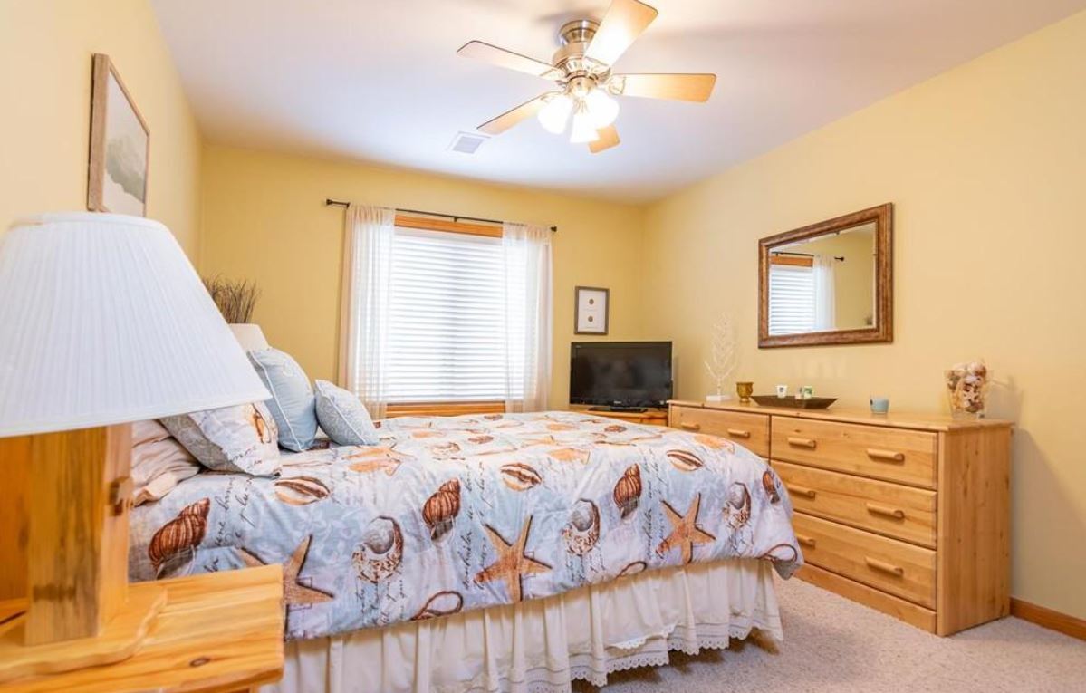 Foto principal - 1833-4-1834 E 20th Ct